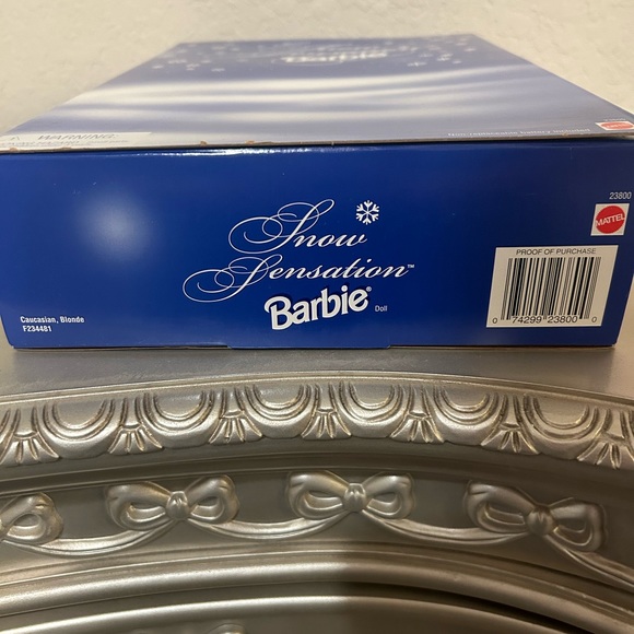 1999 Mattel Special Edition Snow Sensation Barbie Doll - Picture 5 of 5